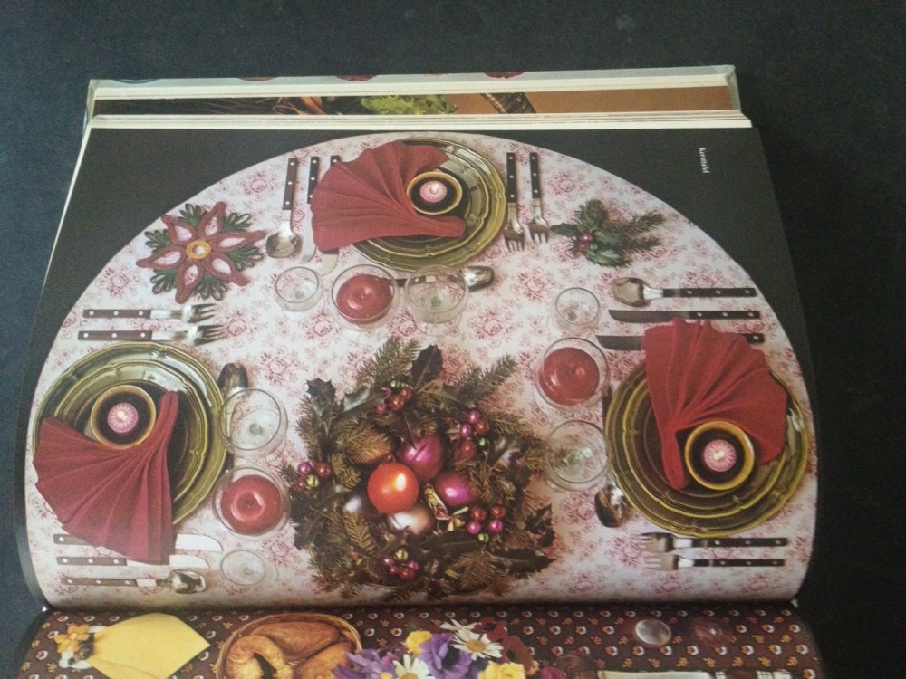 gedekte kerst tafel uit de seventies